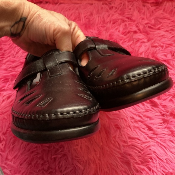 SAS Roamer black leather Velcro closure leather Mary Janes USA made size 8.5 - Picture 8 of 10
